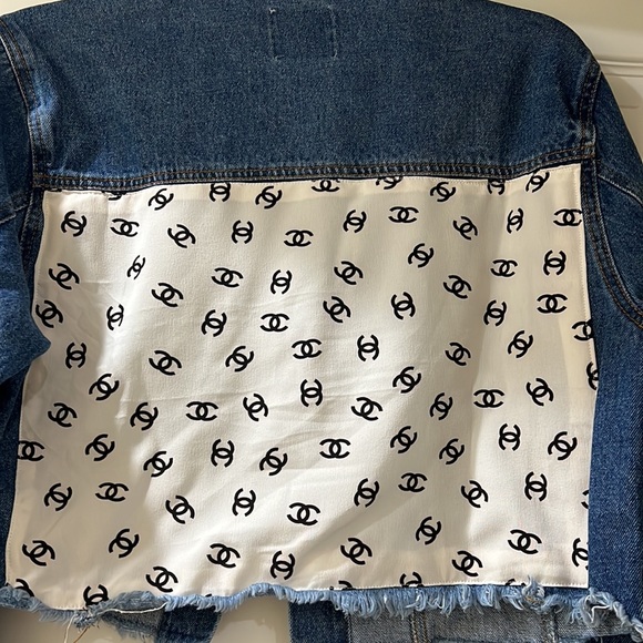 NEW custom cropped jean jacket size small - Picture 2 of 7